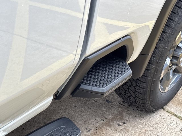 New 2026 GMC Sierra 2500 SLT w/ SLT Premium Package image 14