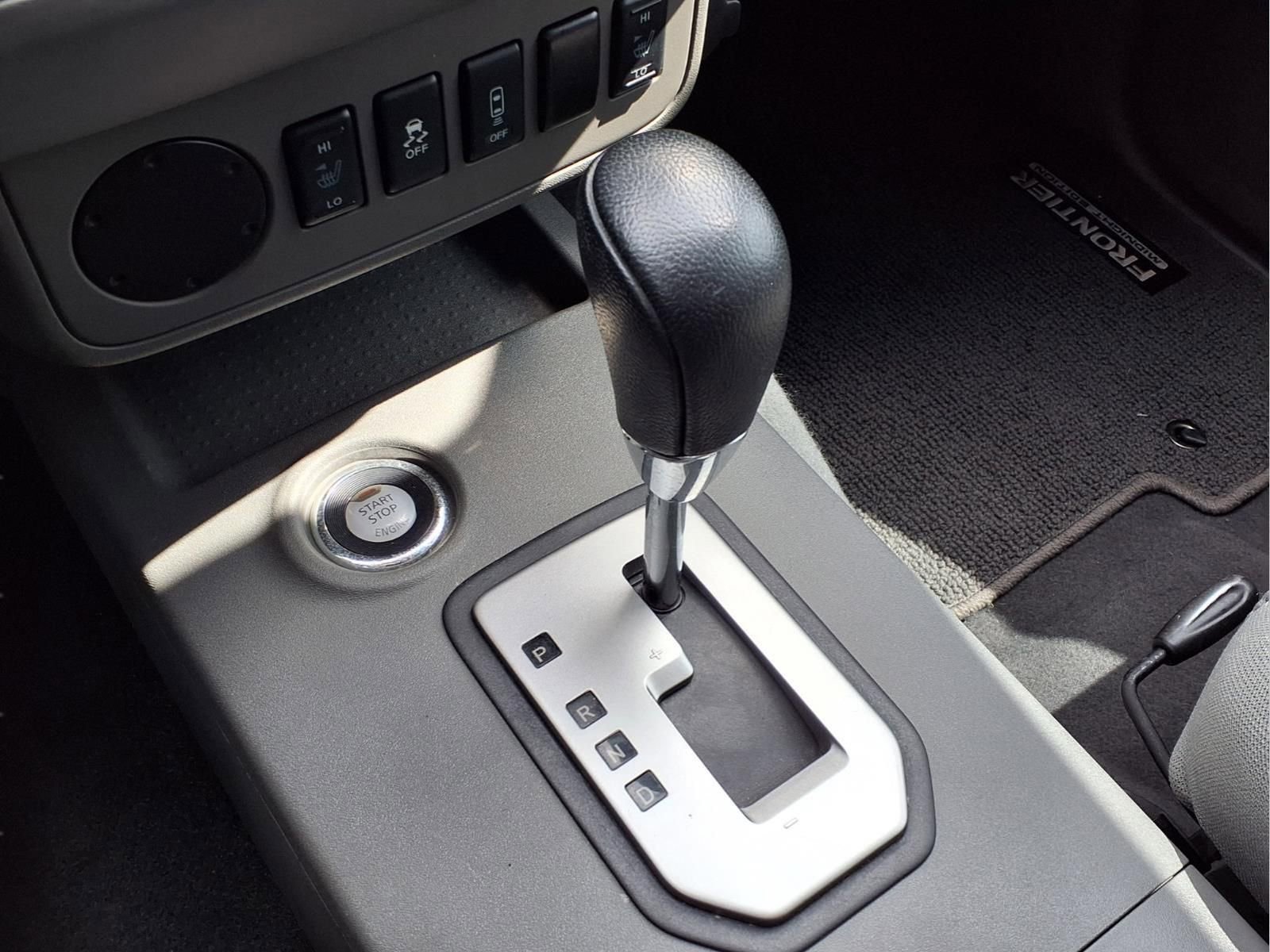 Used 2020 Nissan Frontier SV w/ Midnight Edition Floor Mats image 17