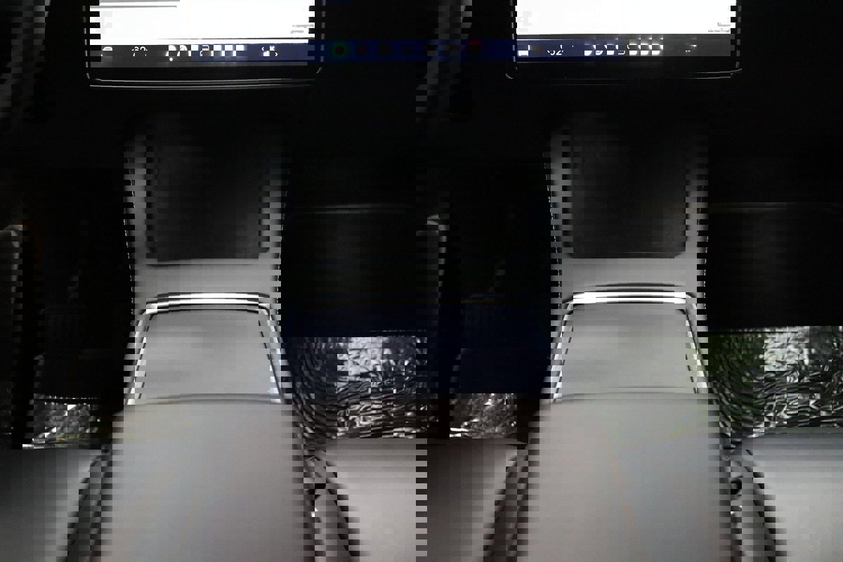 Used 2023 Tesla Model Y Long Range image 39