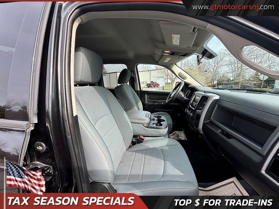 Used 2017 RAM 1500 Express w/ Black Ram 1500 Express Group AWD/4WD image 19