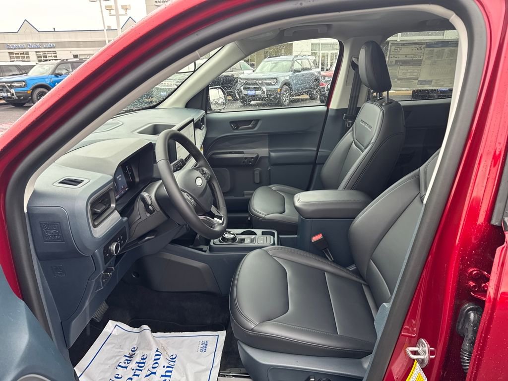 New 2025 Ford Maverick Lariat w/ Black Appearance Package image 9