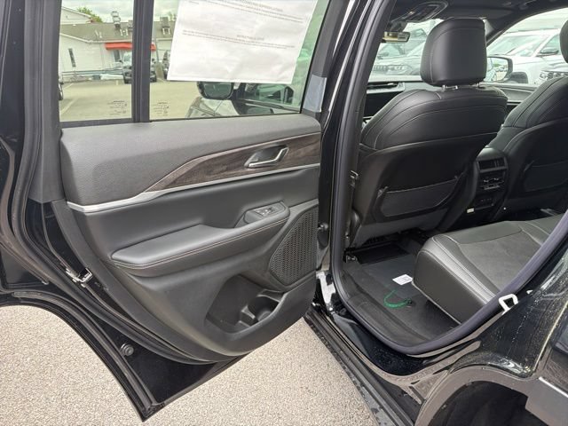 New 2026 Jeep Grand Cherokee Altitude AWD/4WD image 10