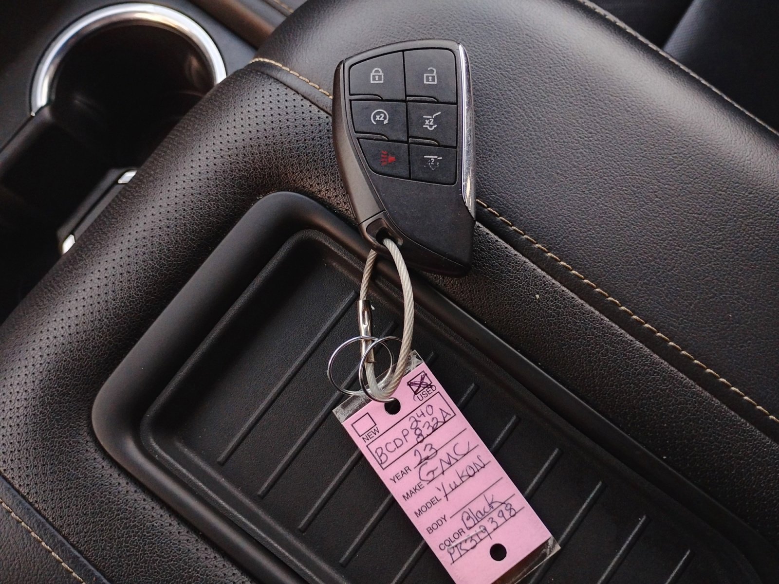 Used 2023 GMC Yukon XL SLT image 33