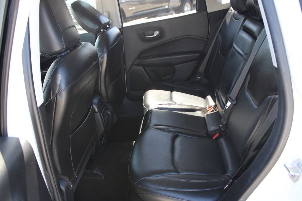 Used 2018 Jeep Compass Limited w/ Safe & Security Group AWD/4WD image 15