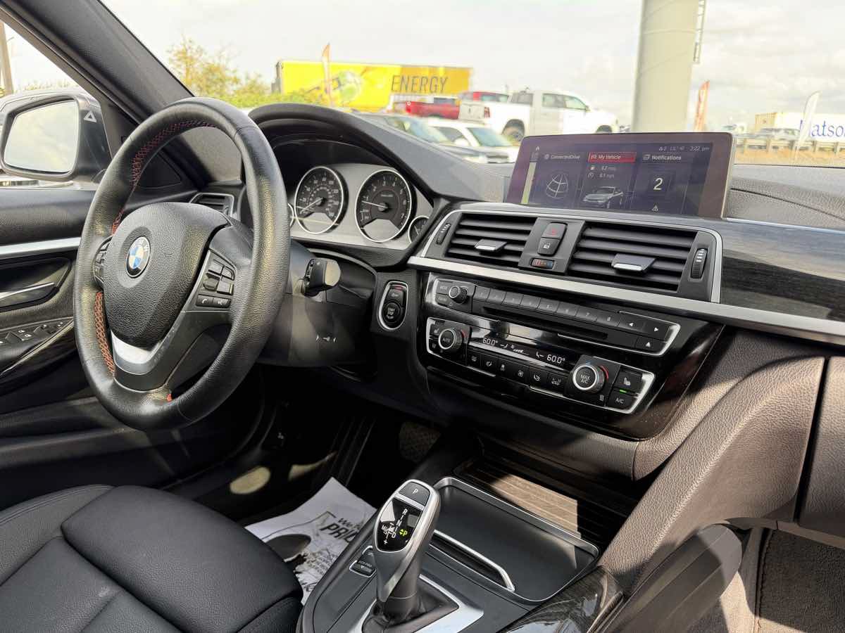 Used 2018 BMW 330i xDrive Sedan AWD/4WD image 19
