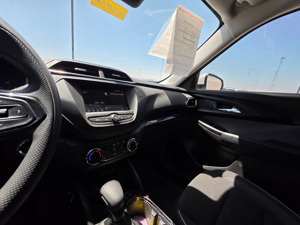 Used 2023 Chevrolet TrailBlazer LT w/ LPO, Blackout Package AWD/4WD image 12