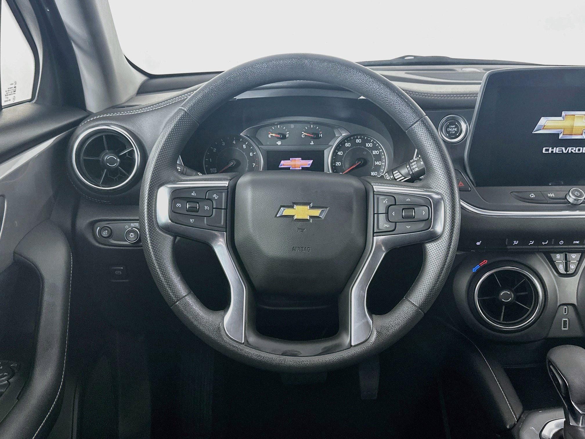 Used 2025 Chevrolet Blazer LT FWD image 17