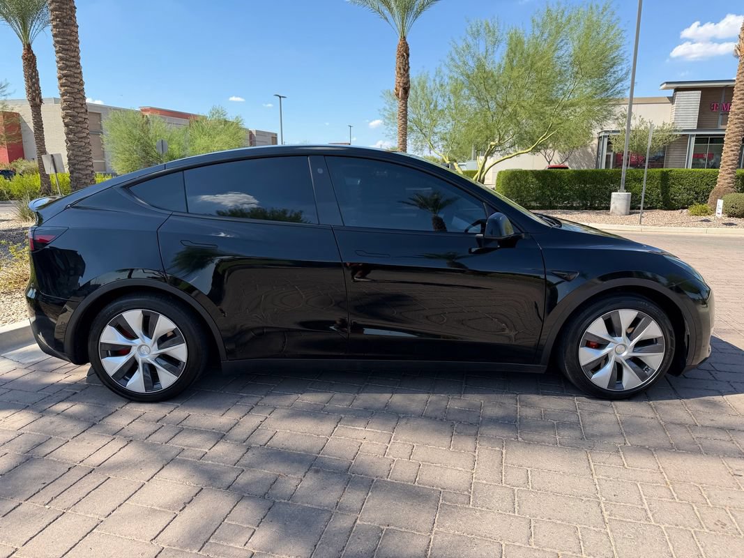 Used 2021 Tesla Model Y Performance AWD/4WD image 2