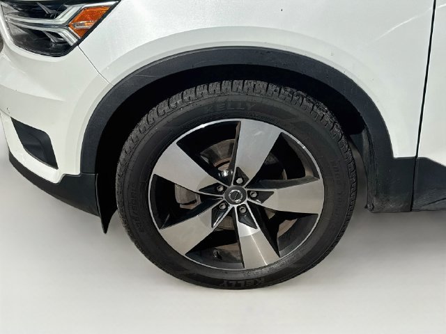 Used 2021 Volvo XC40 T5 Momentum w/ Protection Package Premier AWD/4WD image 29