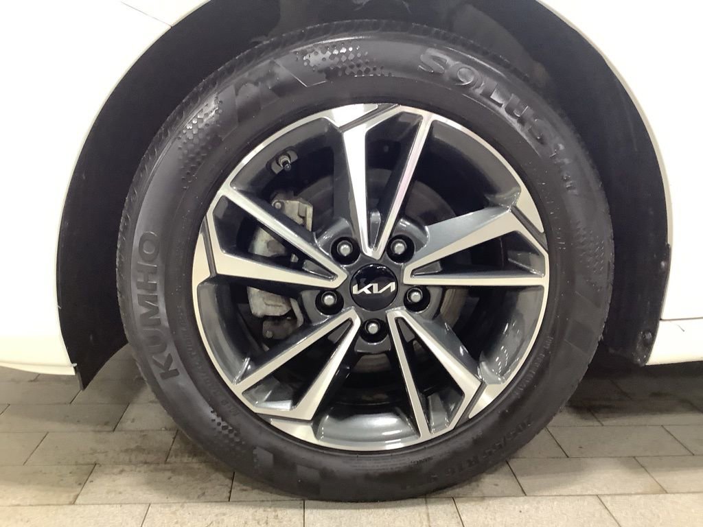 Used 2023 Kia Forte LXS image 28