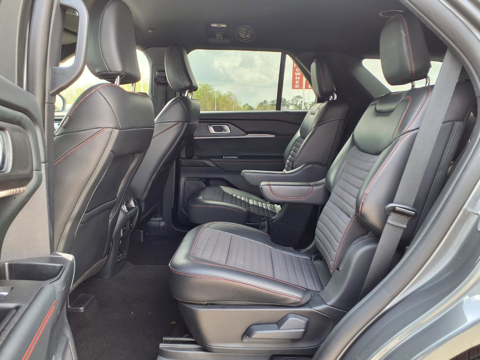 Used 2025 Ford Explorer ST-Line AWD/4WD image 10