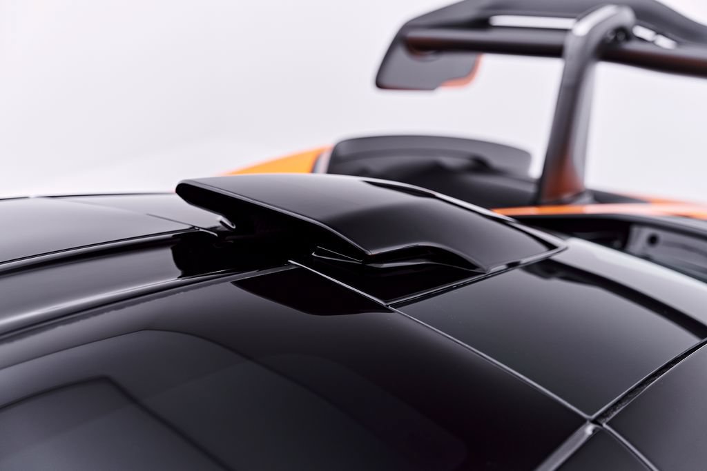 Used 2019 McLaren Senna RWD image 39