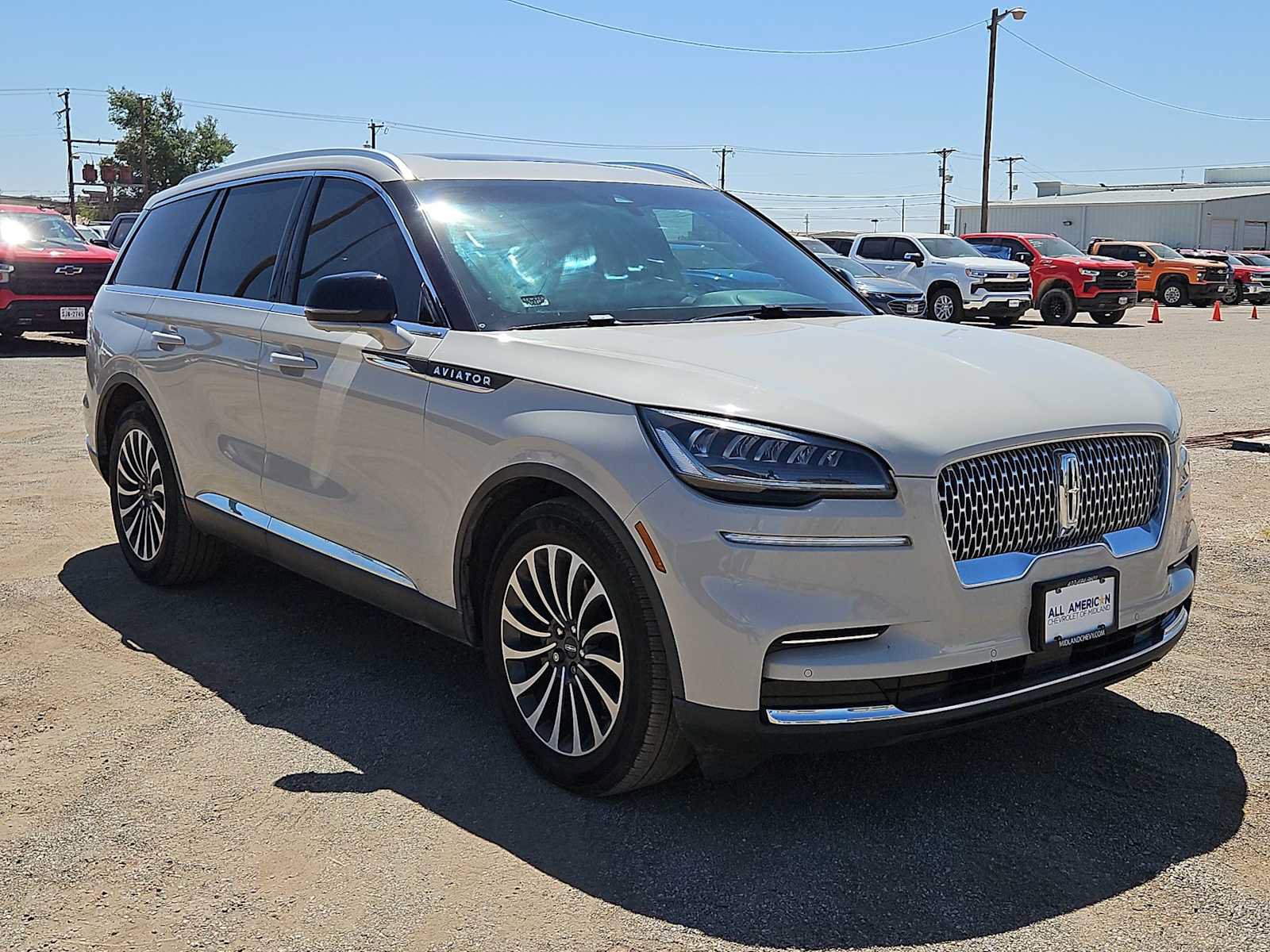 Used 2023 Lincoln Aviator Reserve w/ Elements Package Plus RWD image 2