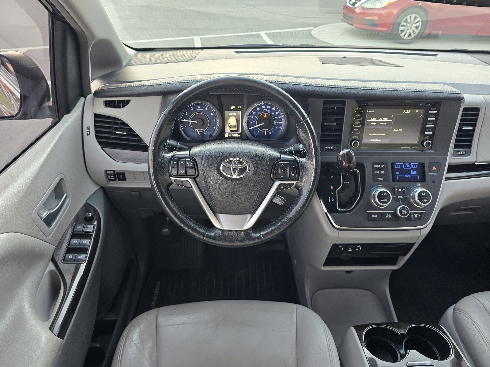 Used 2019 Toyota Sienna XLE FWD image 9