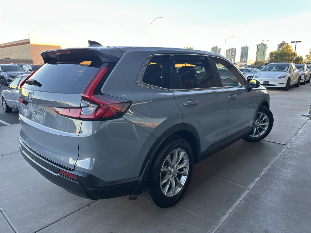 Used 2023 Honda CR-V EX image 4