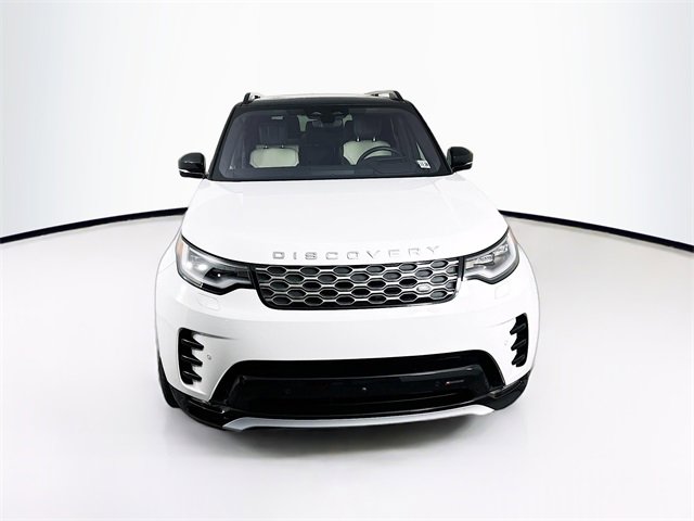 Certified 2023 Land Rover Discovery Metropolitan Edition image 2