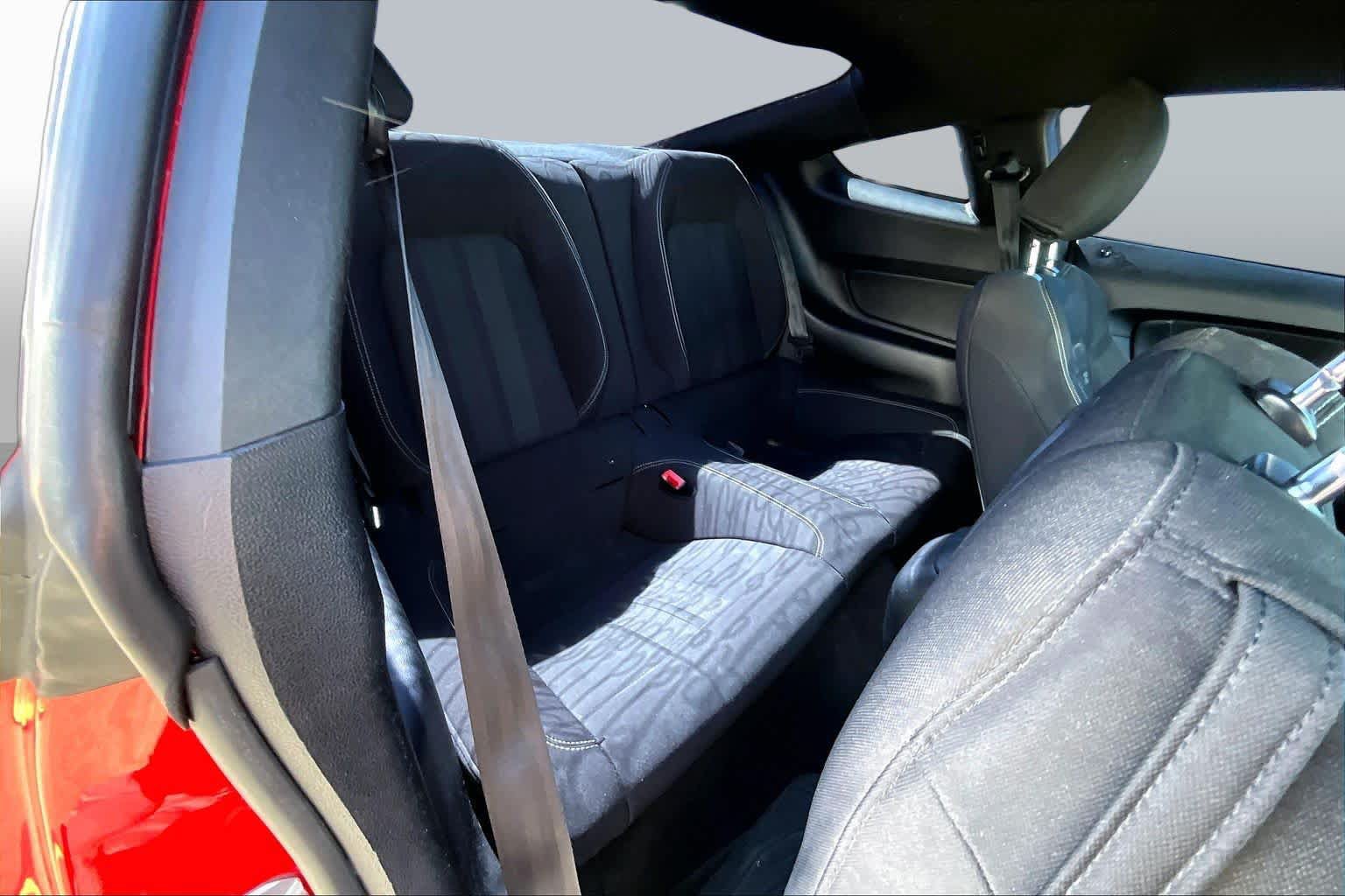 Used 2019 Ford Mustang Coupe w/ Equipment Group 101A RWD image 20