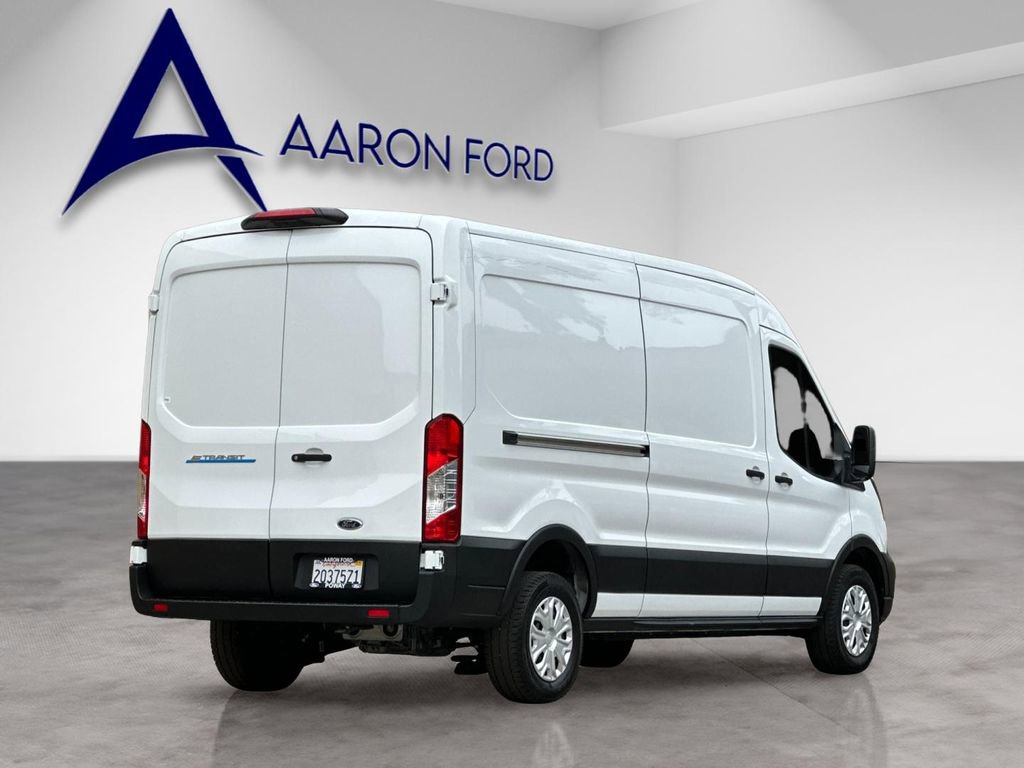 Used 2023 Ford E-Transit Medium Roof image 6