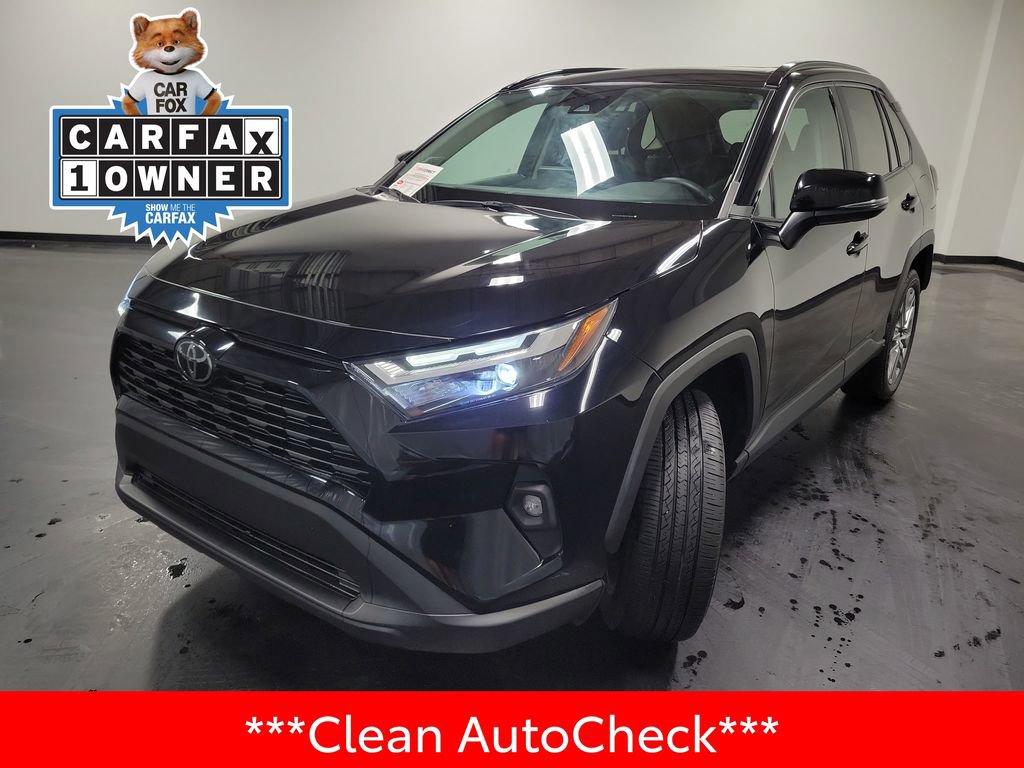 Used 2023 Toyota RAV4 XLE Premium image 4