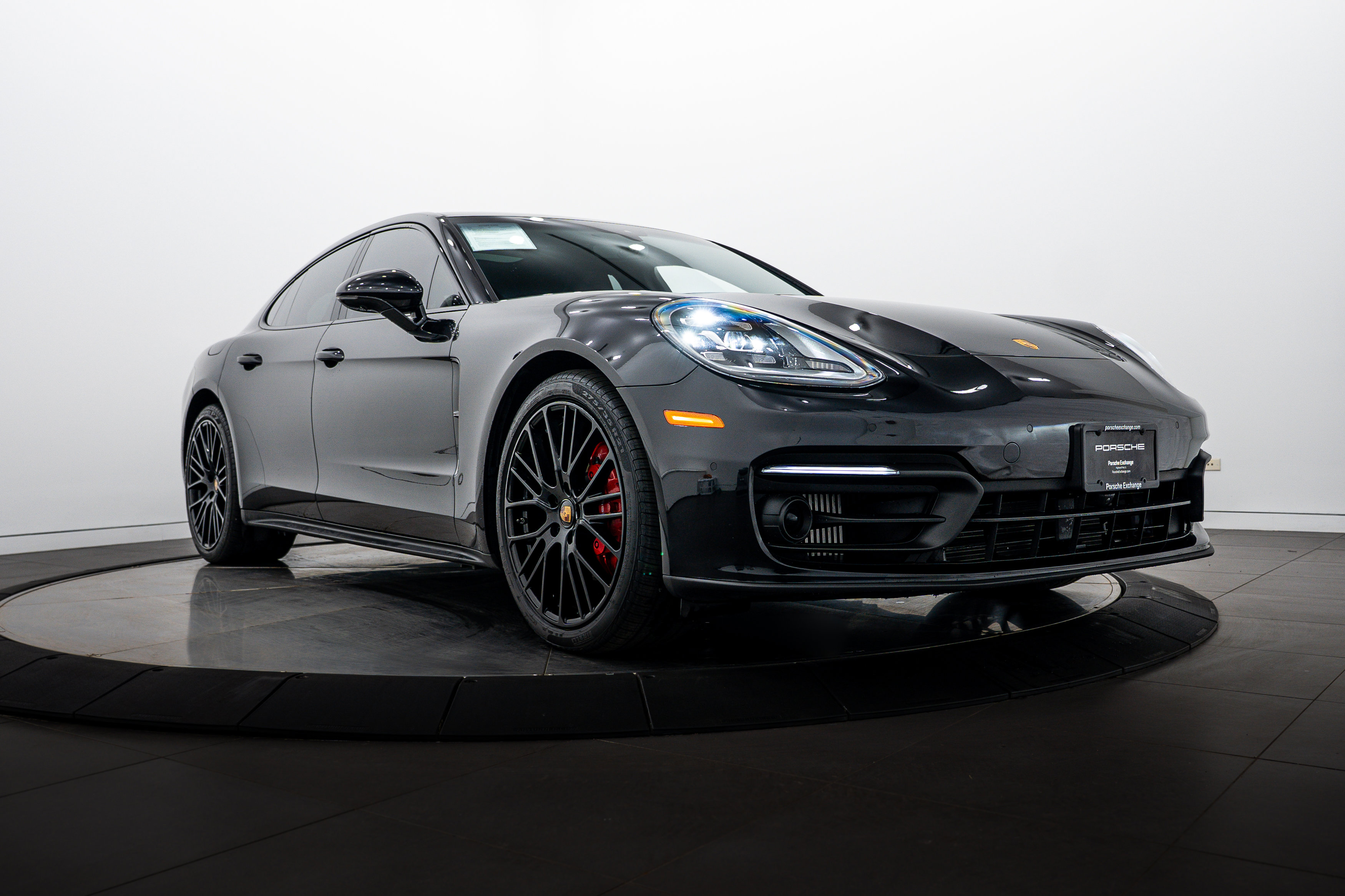 Certified 2023 Porsche Panamera 4 Platinum Edition AWD/4WD image 9
