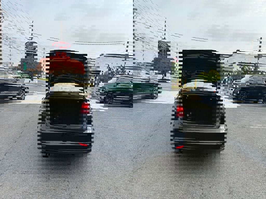 Used 2017 Volkswagen Jetta Sport w/ Jetta Sport Lighting Package image 29