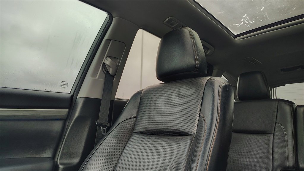 Used 2018 Toyota Highlander Limited Platinum image 24