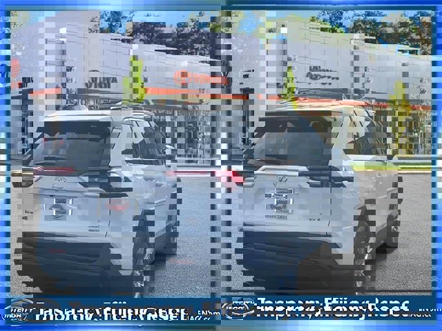 Used 2025 Toyota RAV4 XLE w/ Convenience Package image 6