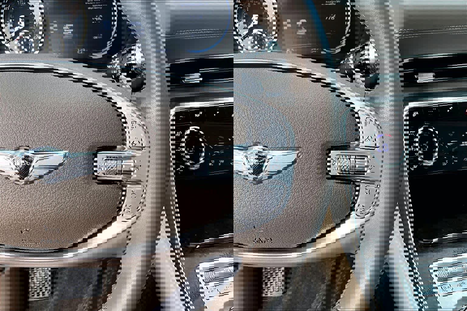 Used 2024 Genesis GV80 3.5T w/ Advanced Package image 24