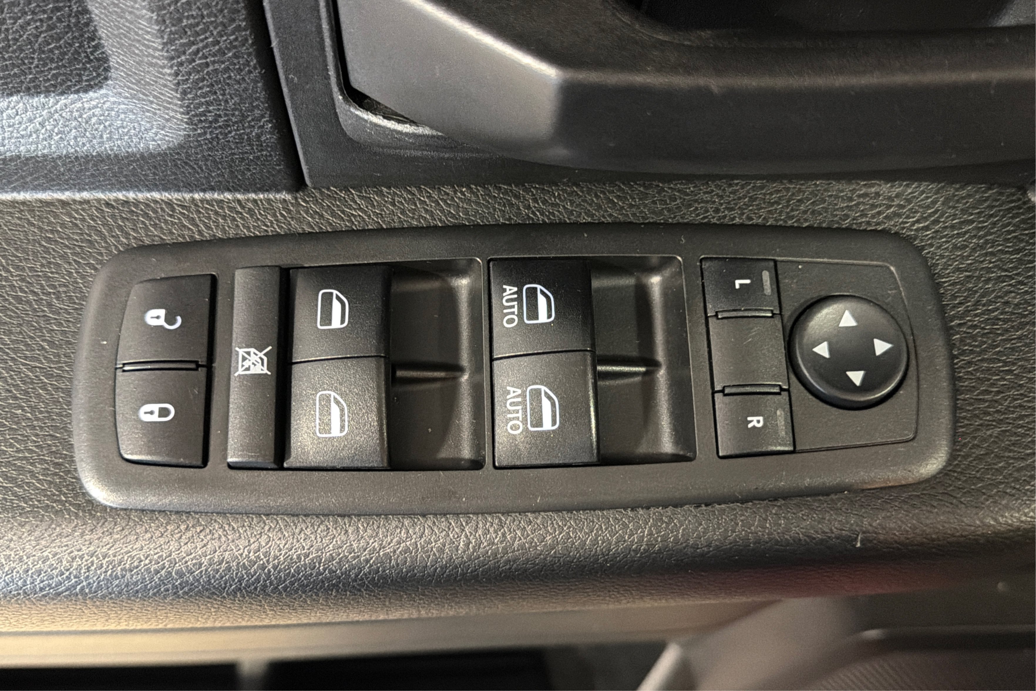 Used 2019 RAM 1500 Express AWD/4WD image 16