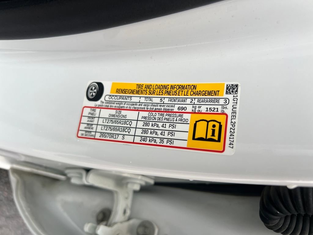 Used 2023 GMC Sierra 1500 AT4 image 31