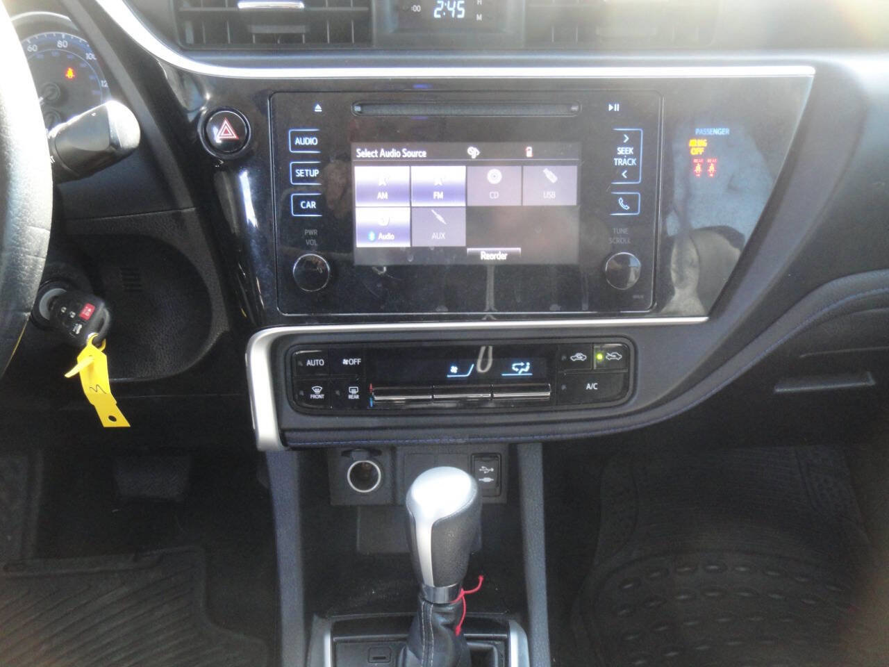 Used 2019 Toyota Corolla SE image 13