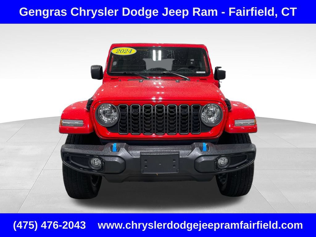 Used 2024 Jeep Wrangler Unlimited w/ Convenience Group AWD/4WD image 2