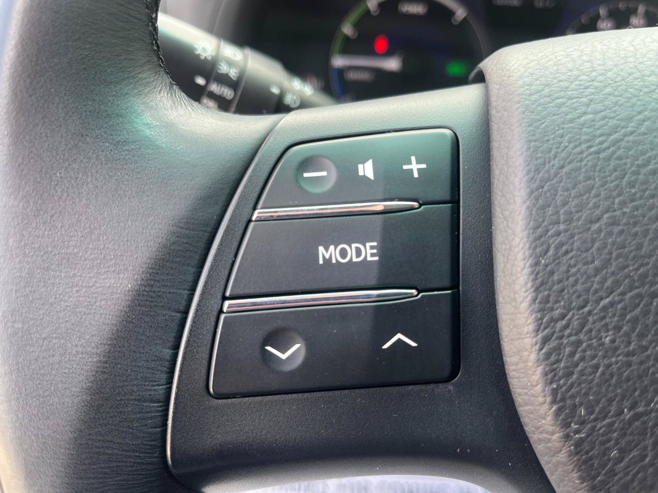 Used 2010 Lexus RX 450h AWD w/ Premium Pkg image 29