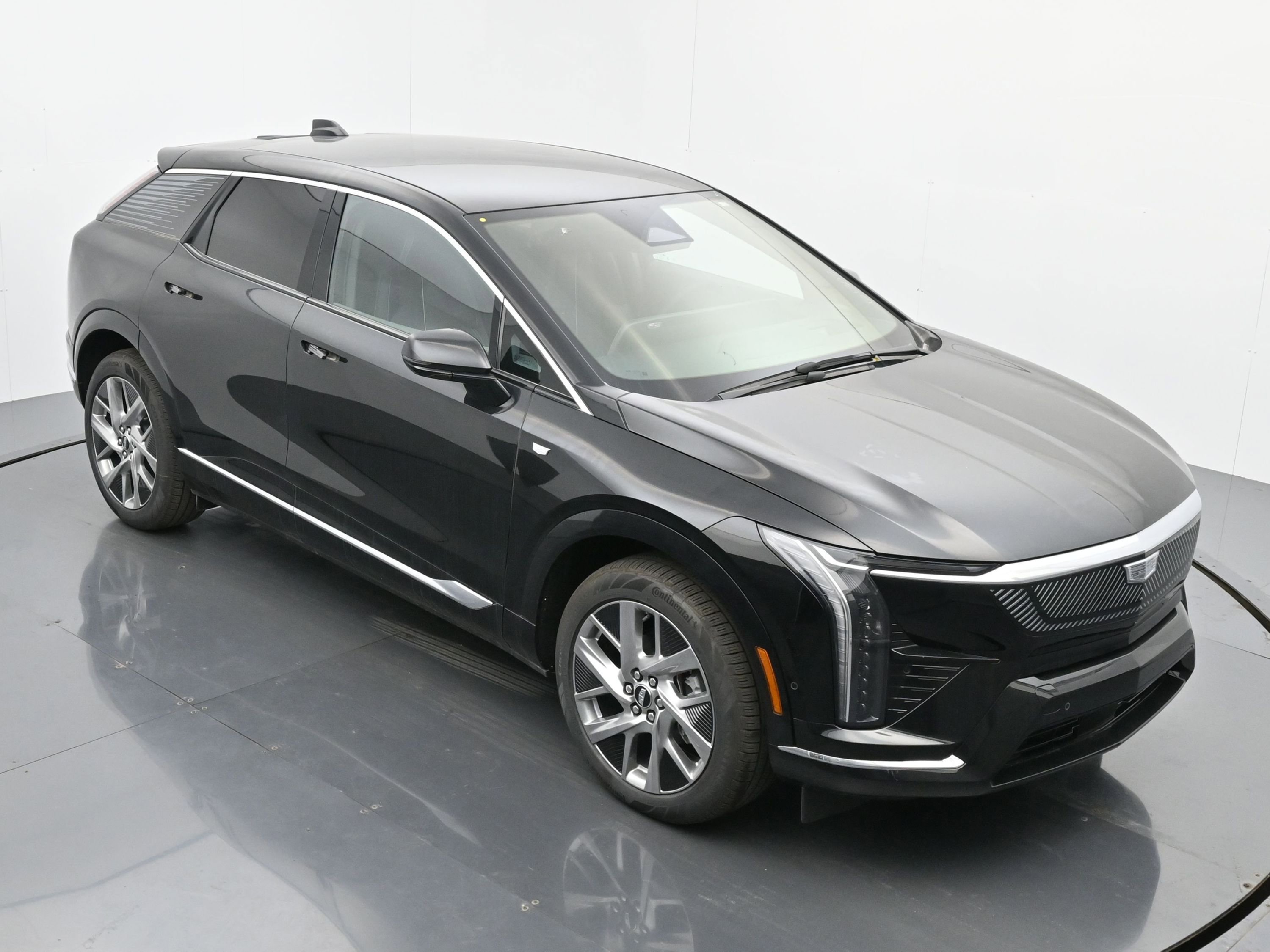 New 2025 Cadillac Optiq Luxury 2 w/ LPO, Floor Liner Package image 29