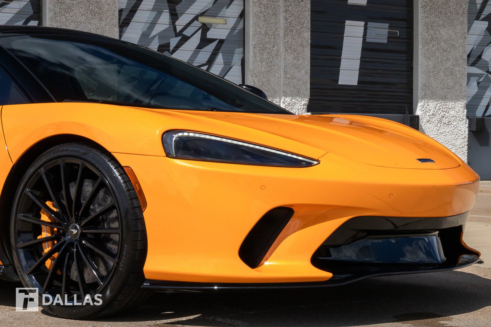 Used 2023 McLaren GT image 2