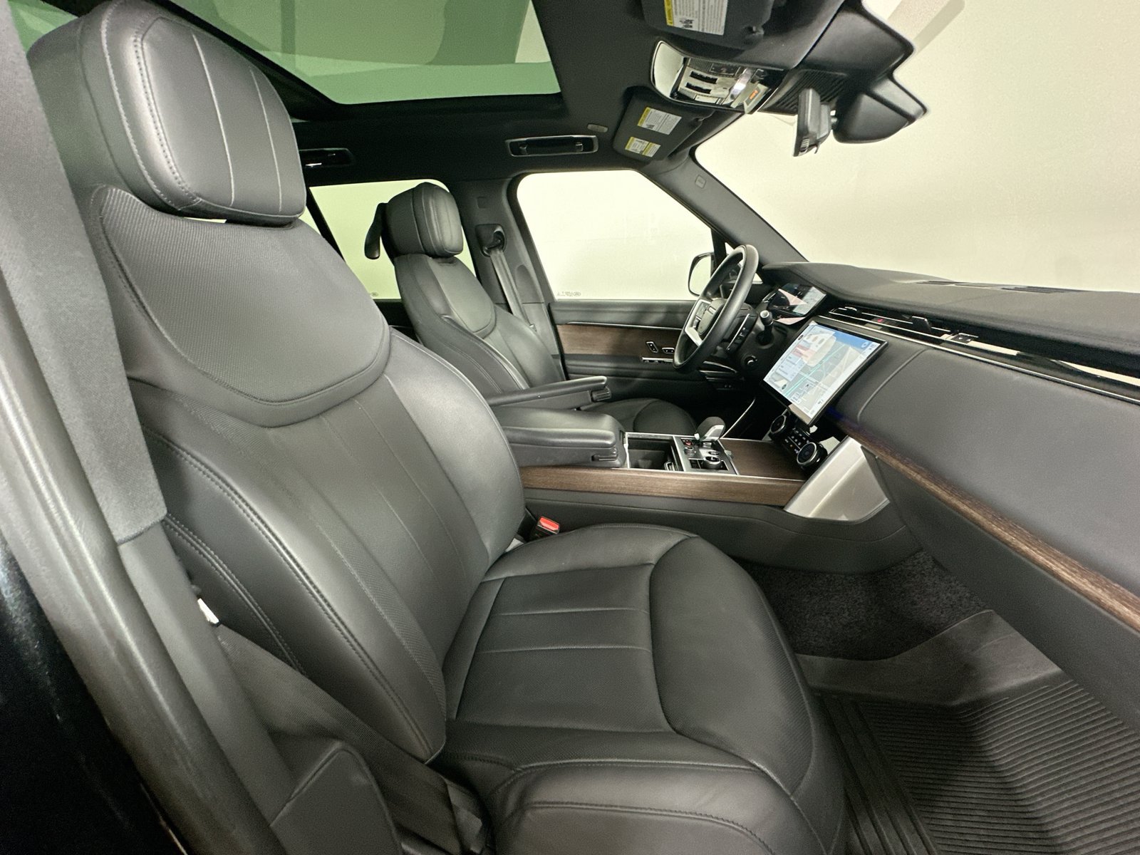 Used 2023 Land Rover Range Rover SE AWD/4WD image 45