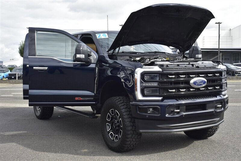 Used 2024 Ford F350 Platinum image 37