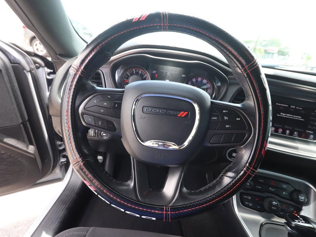 Used 2021 Dodge Challenger SXT w/ Driver Convenience Group RWD image 18