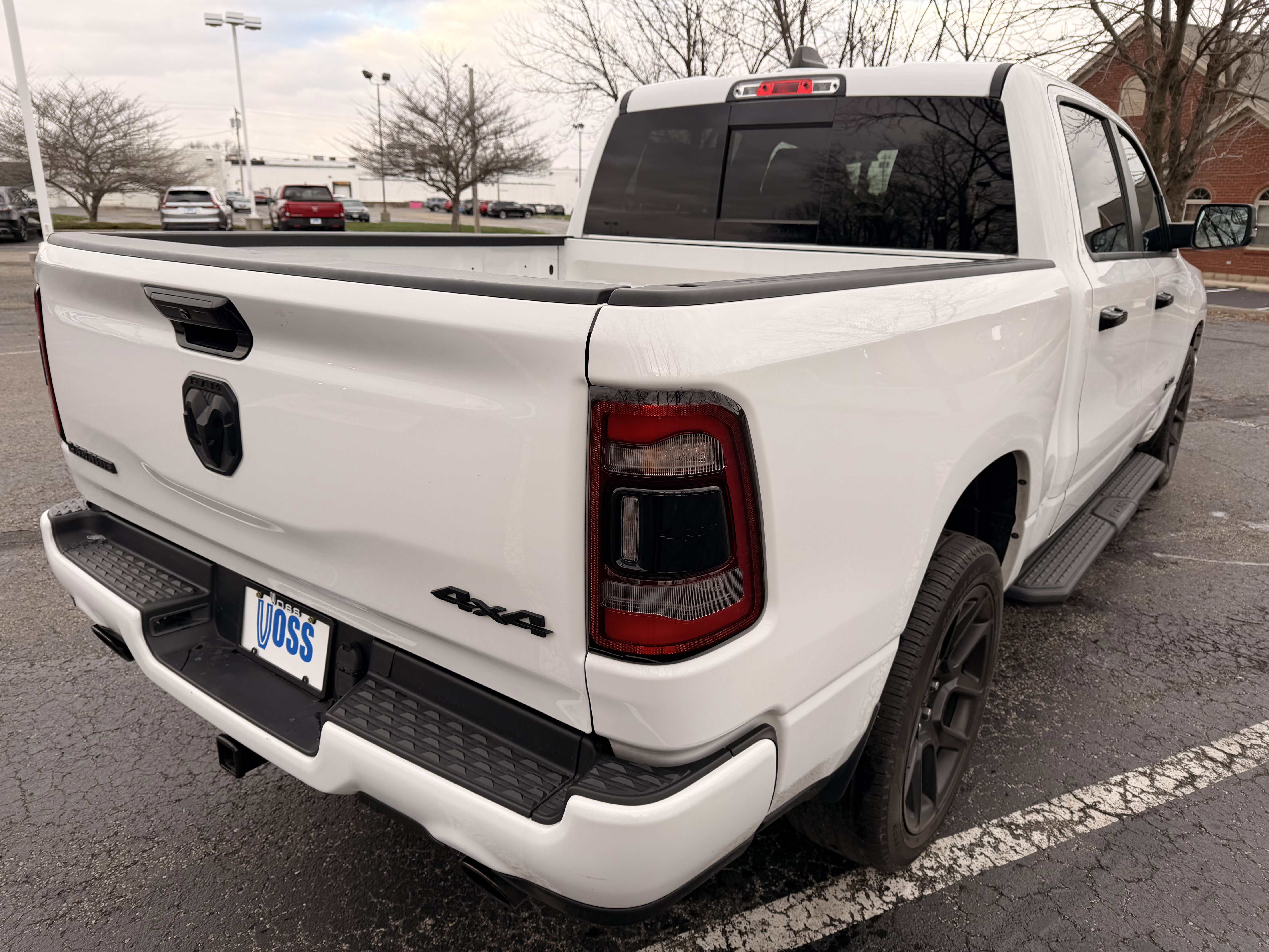 Used 2023 RAM 1500 Laramie AWD/4WD image 3