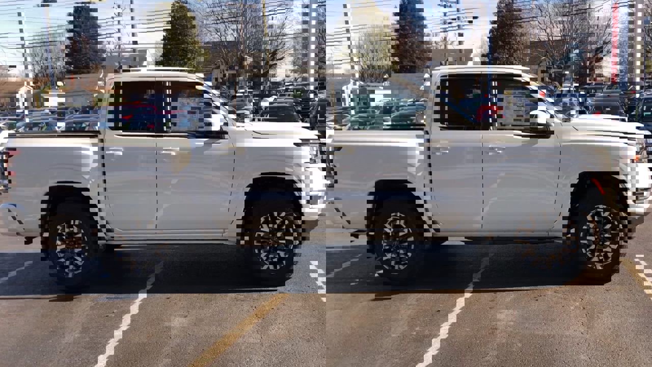 New 2026 Nissan Frontier SV w/ Tow Package image 9