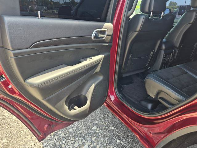 Used 2018 Jeep Grand Cherokee Altitude AWD/4WD image 9