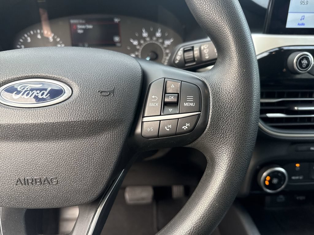 Used 2022 Ford Escape SE w/ SE Sport Appearance Package AWD/4WD image 16