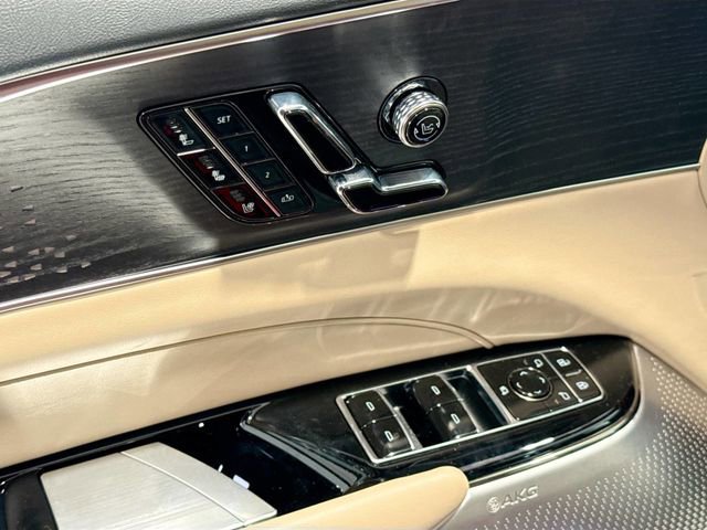 New 2025 Cadillac Lyriq Luxury w/ Nappa Leather Package image 16