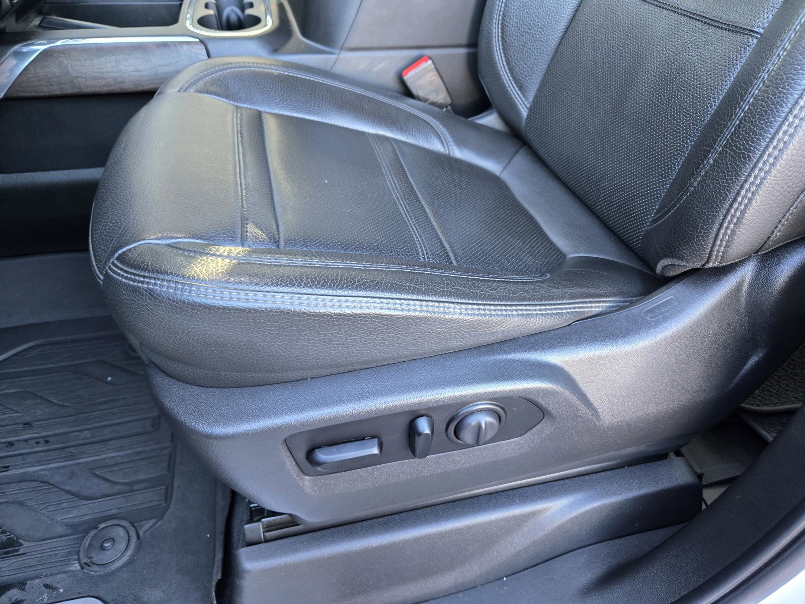 Used 2020 GMC Sierra 1500 Denali w/ Denali Ultimate Package image 13