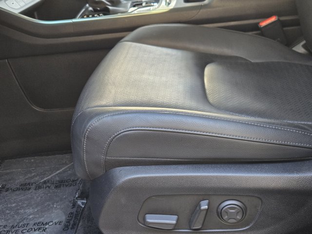 Certified 2025 Kia Carnival SX Prestige FWD image 31