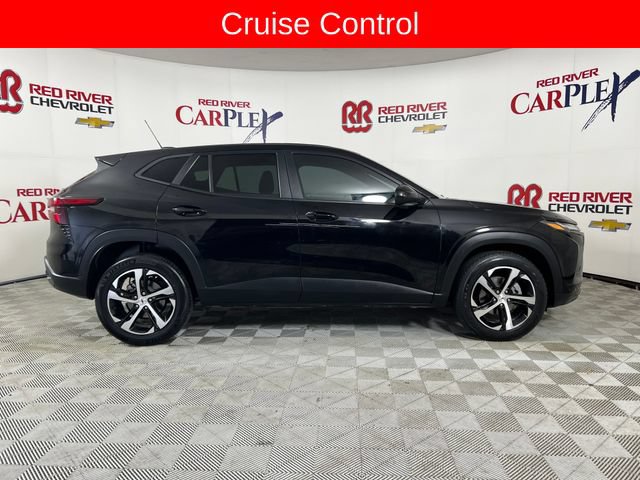 Used 2024 Chevrolet Trax RS w/ Sunroof Package FWD image 9