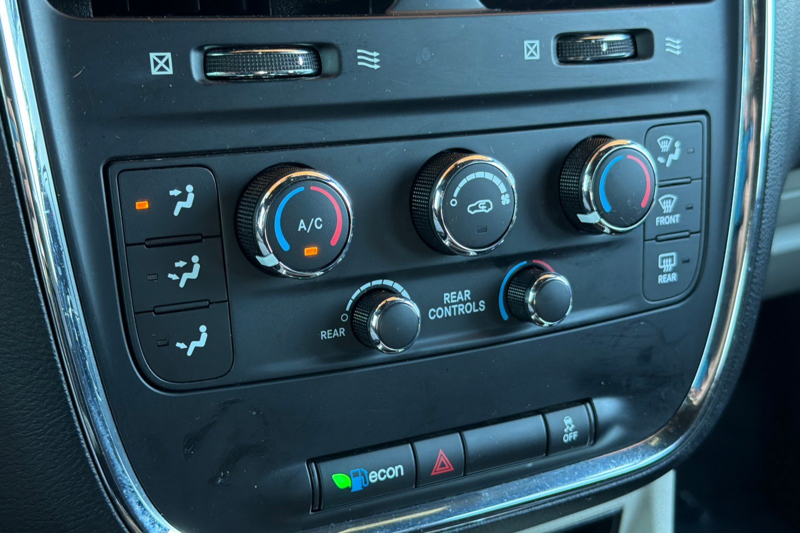 Used 2019 Dodge Grand Caravan SXT FWD image 22