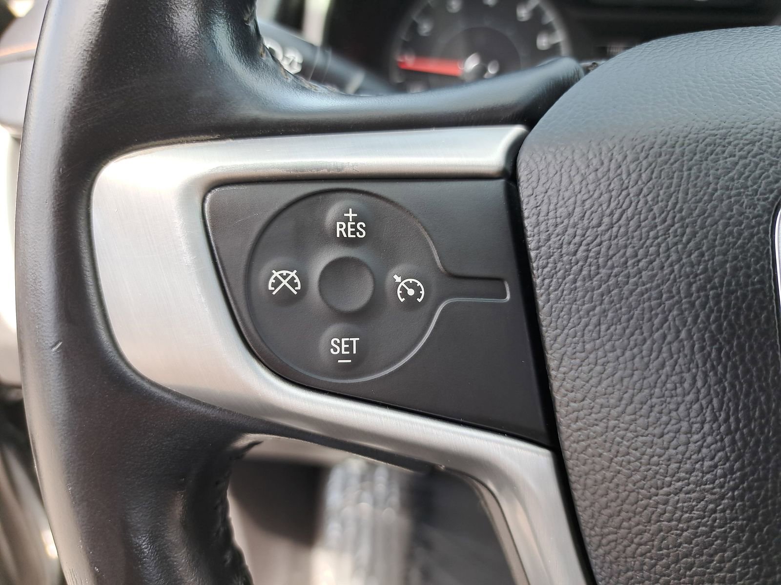 Used 2018 GMC Terrain SLE w/ Driver Convenience Package FWD image 16