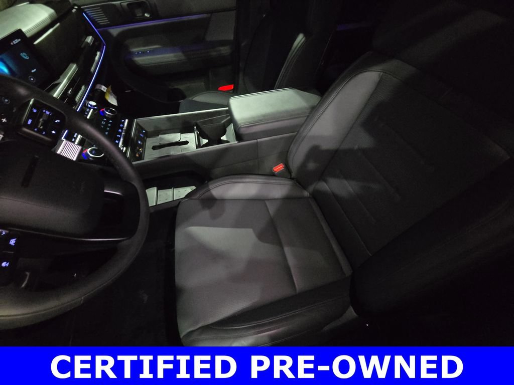 Used 2025 Hyundai Santa Fe Calligraphy AWD/4WD image 16