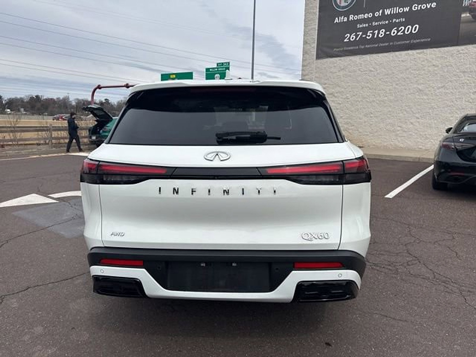Used 2024 INFINITI QX60 Pure image 7